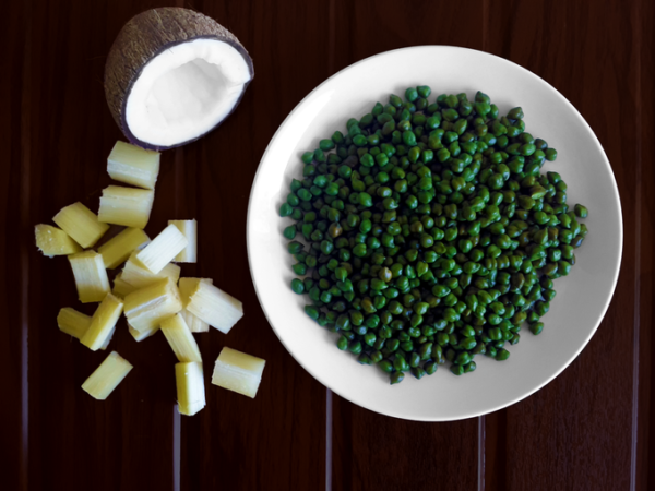 Soaked chickpeas, chopped sugarcane, half a coconut Soaked chickpeas, chopped sugarcane, half a coconut