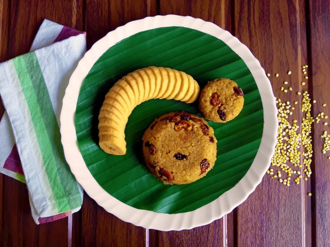 Sweet Khichdi / Godshem accompanied by ripe Nendran banana slices.