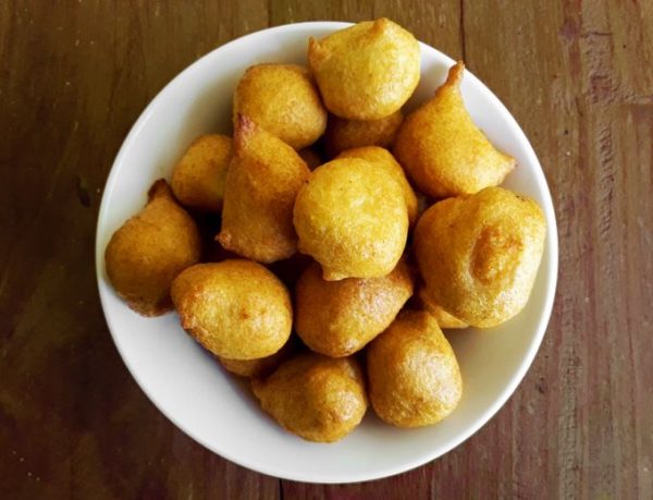 Vada Masala Curd Vada / Dahi Vada / Thayir Vadai / Thairu Vada / Mosaru Vade / Dahi Bara / Dahi Bhalla / Perugu Vada / Doi Bora